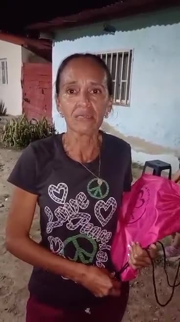 Una madre beneficiaria comparte su testimonio tras recibir el apoyo de la fundación.